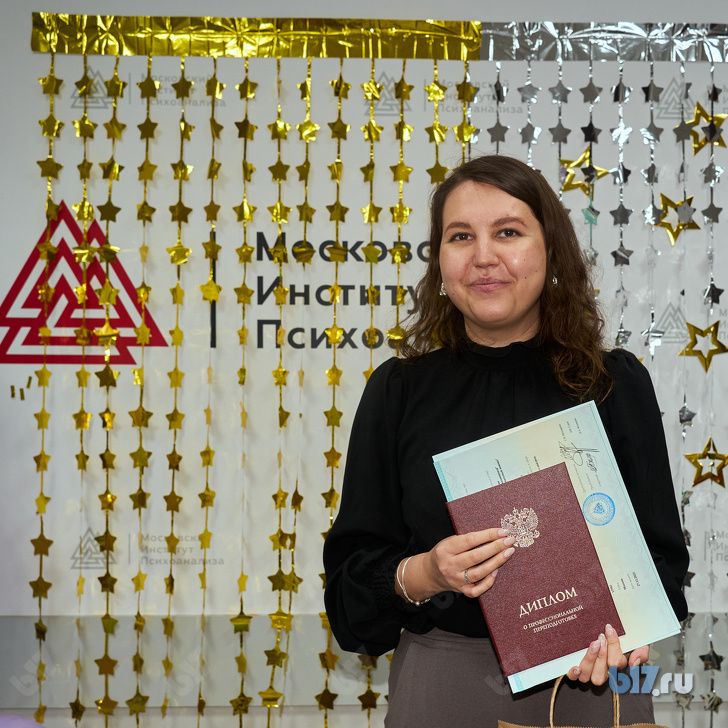 Обложка для статьи: Для психологов-консультантов: Мама, я хотела стать героем, а ищу несчастий